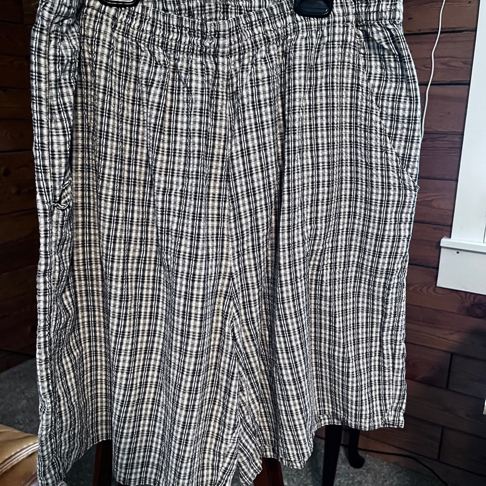 Erika & Co. 2x High-Waist Black & White Plaid Women's Shorts(32”W x 52”W x 8”L)